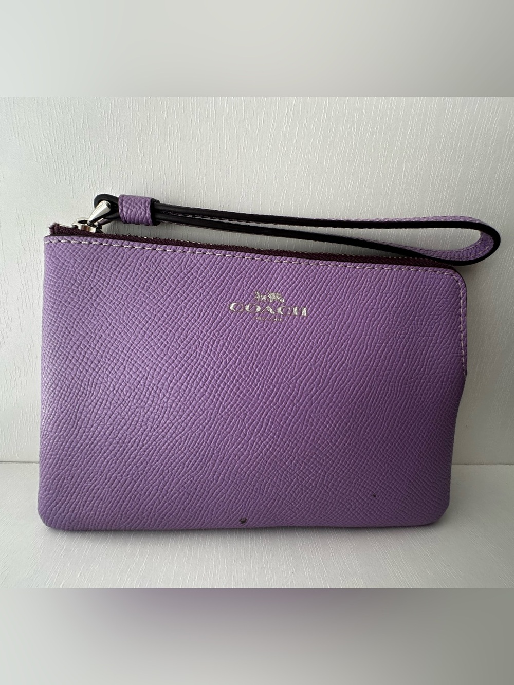 Coach Corner Zip Lavender Crossgrain Leather Wristlet